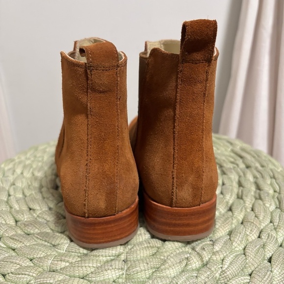 Nisolo Leather Pull On Nutmeg Brown Suede Almond Toe Flat Chelsea Ankle Boots - Picture 5 of 8